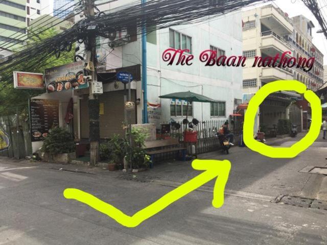 The Baan Nathong Hostel Bangkok Exterior photo